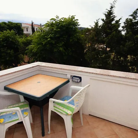 Apartment By The Sea Barbat, Rab - 4993 *